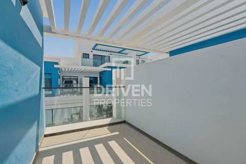 Снять в аренду таунхаус в Damac Lagoons, Дубай: 4 спальни, 144м², № 128403 - фото 21