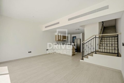 Снять в аренду таунхаус в Damac Lagoons, Дубай: 4 спальни, 144м², № 128403 - фото 3