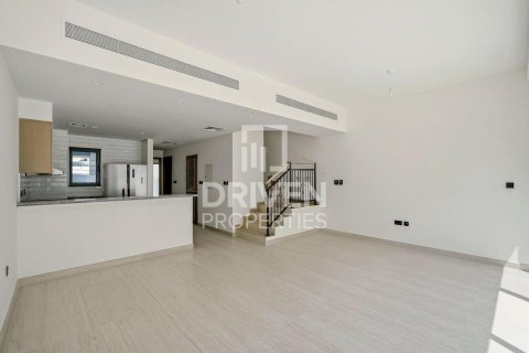Снять в аренду таунхаус в Damac Lagoons, Дубай: 4 спальни, 144м², № 128403 - фото 4