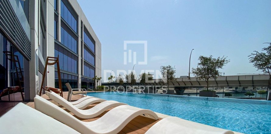 Квартира в Аль-Васле, Дубай, 1 спальня, 87.14м², № 128406