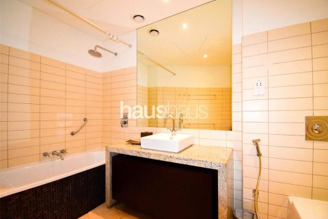 Apartment in Sheikh Zayed Road, Dubai 2 bedrooms, 119 sq.m. № 45247 - photo 10