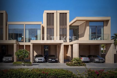 Villa in Dubai Land, Dubai 5 bedrooms, 410 sq.m. № 91098 - photo 2