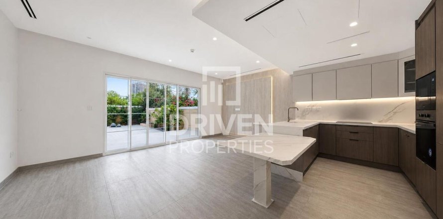 Maison de ville à Jumeirah Village Triangle, Dubai, 2 chambres, 180.05 m², № 138226
