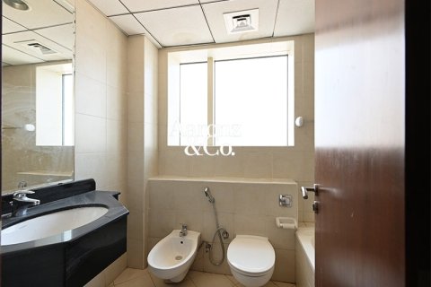 Appartement à Icon Tower 2, Jumeirah Lake Towers, Dubai, 2 chambres, 122 m², № 142040 - photo 9
