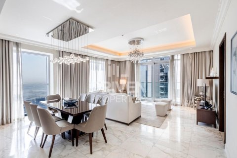Квартира в The Address Residence Fountain Views, Даунтаун Дубай (Даунтаун Бурдж Дубай), Дубай, 3 спальни, 183.76м², № 136749