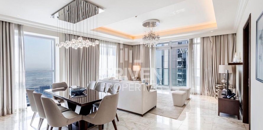 Квартира в The Address Residence Fountain Views, Даунтаун Дубай (Даунтаун Бурдж Дубай), Дубай, 3 спальни, 183.76м², № 136749