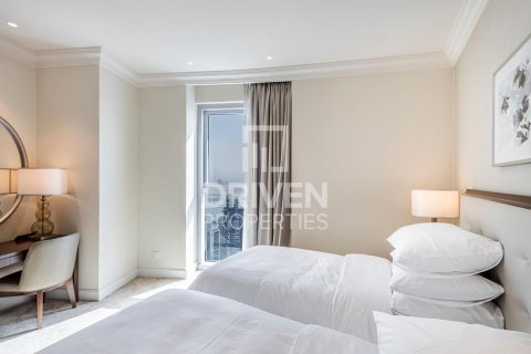 Снять в аренду квартиру в The Address Residence Fountain Views, Даунтаун Дубай (Даунтаун Бурдж Дубай), Дубай: 3 спальни, 183.76м², № 136749 - фото 12