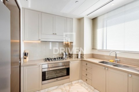 Снять в аренду квартиру в The Address Residence Fountain Views, Даунтаун Дубай (Даунтаун Бурдж Дубай), Дубай: 3 спальни, 183.76м², № 136749 - фото 4