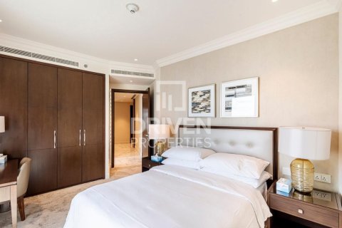 Снять в аренду квартиру в The Address Residence Fountain Views, Даунтаун Дубай (Даунтаун Бурдж Дубай), Дубай: 3 спальни, 183.76м², № 136749 - фото 5