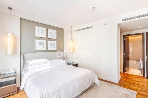 Снять в аренду квартиру в The Address Residence Fountain Views, Даунтаун Дубай (Даунтаун Бурдж Дубай), Дубай: 3 спальни, 183.76м², № 136749 - фото 11
