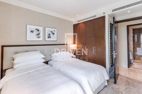 Снять в аренду квартиру в The Address Residence Fountain Views, Даунтаун Дубай (Даунтаун Бурдж Дубай), Дубай: 3 спальни, 183.76м², № 136749 - фото 10