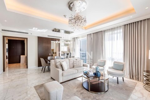 Снять в аренду квартиру в The Address Residence Fountain Views, Даунтаун Дубай (Даунтаун Бурдж Дубай), Дубай: 3 спальни, 183.76м², № 136749 - фото 2