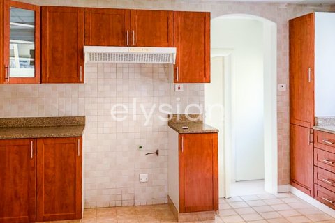 Villa in Meadows 8, Meadows, Dubai 4 bedrooms, 334 sq.m. № 38140 - photo 2