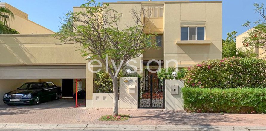 Villa in Meadows 8, Meadows, Dubai 4 bedrooms, 334 sq.m. № 38140