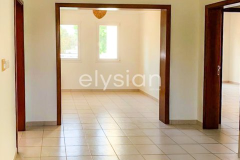 Villa in Meadows 8, Meadows, Dubai 4 bedrooms, 334 sq.m. № 38140 - photo 16