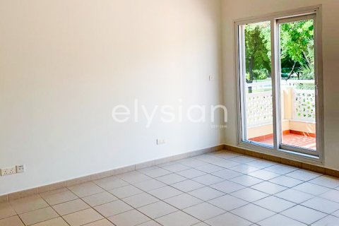 Villa in Meadows 8, Meadows, Dubai 4 bedrooms, 334 sq.m. № 38140 - photo 7