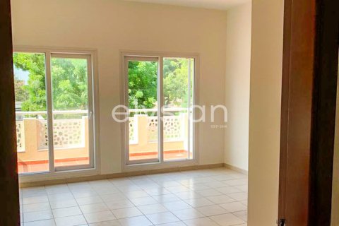 Villa in Meadows 8, Meadows, Dubai 4 bedrooms, 334 sq.m. № 38140 - photo 9