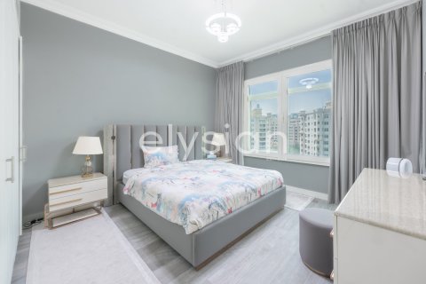 Apartment in Shoreline Apartments, Palm Jumeirah, Dubai 3 bedrooms, 203 sq.m. № 38085 - photo 6