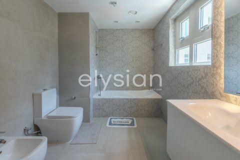 Apartment in Shoreline Apartments, Palm Jumeirah, Dubai 3 bedrooms, 203 sq.m. № 38085 - photo 5