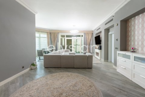 Apartment in Shoreline Apartments, Palm Jumeirah, Dubai 3 bedrooms, 203 sq.m. № 38085 - photo 16