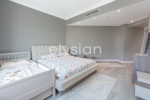 Apartment in Shoreline Apartments, Palm Jumeirah, Dubai 3 bedrooms, 203 sq.m. № 38085 - photo 3