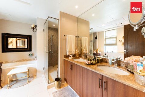 Villa en Dubai, 5 dormitorios, 770.9 m², № 118521 - foto 3