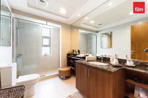 Villa en Dubai, 5 dormitorios, 770.9 m², № 118521 - foto 20