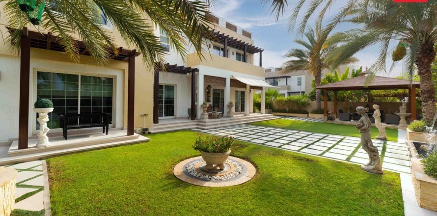 Villa en Dubai, 5 dormitorios, 770.9 m², № 118521