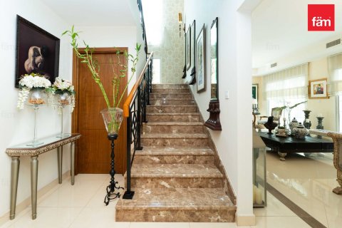 Villa en Dubai, 5 dormitorios, 770.9 m², № 118521 - foto 27