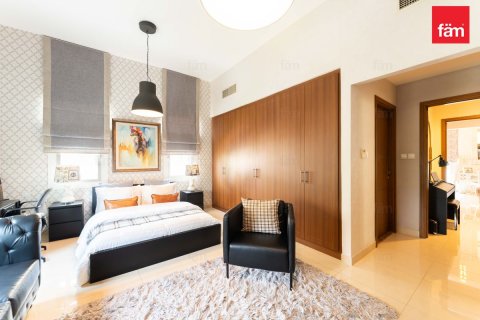 Villa en Dubai, 5 dormitorios, 770.9 m², № 118521 - foto 5