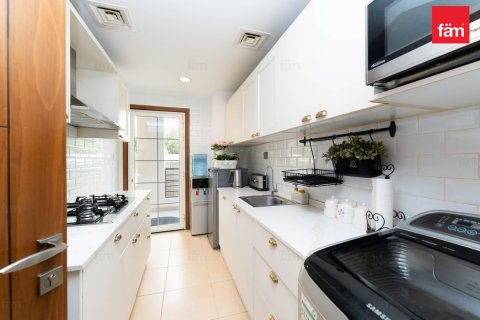 Villa en Dubai, 5 dormitorios, 770.9 m², № 118521 - foto 26