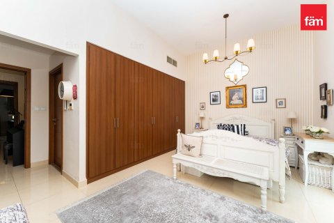 Villa en Dubai, 5 dormitorios, 770.9 m², № 118521 - foto 12