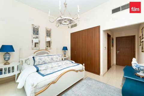 Villa en Dubai, 5 dormitorios, 770.9 m², № 118521 - foto 21