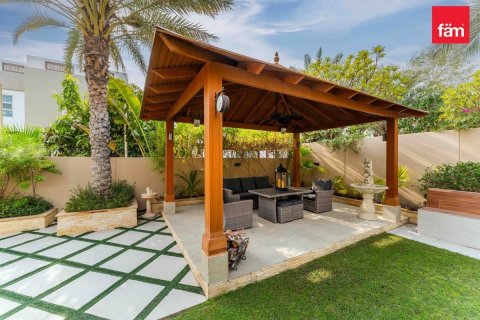 Villa en Dubai, 5 dormitorios, 770.9 m², № 118521 - foto 8