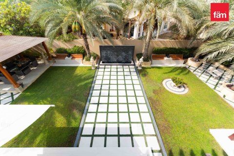 Villa en Dubai, 5 dormitorios, 770.9 m², № 118521 - foto 15