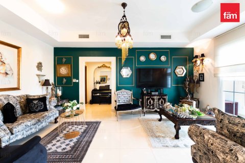Villa en Dubai, 5 dormitorios, 770.9 m², № 118521 - foto 30