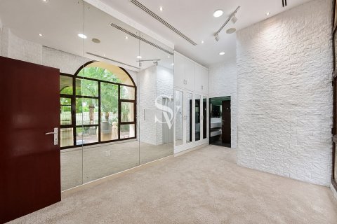 Villa en Emirates Hills, Dubai, 8 dormitorios, 1724 m², № 114641 - foto 9