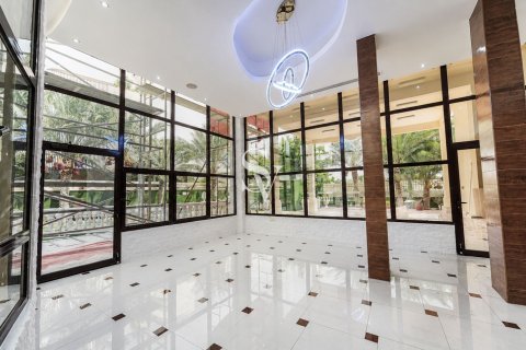 Villa en Emirates Hills, Dubai, 8 dormitorios, 1724 m², № 114641 - foto 4
