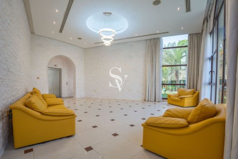 Villa en Emirates Hills, Dubai, 8 dormitorios, 1724 m², № 114641 - foto 3