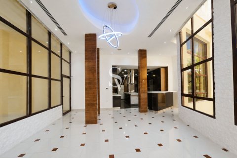 Villa en Emirates Hills, Dubai, 8 dormitorios, 1724 m², № 114641 - foto 5