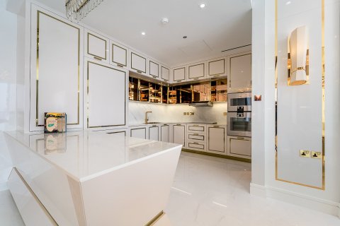 Apartment in Palm Jumeirah, Dubai 3 bedrooms, 317 sq.m. № 120352 - photo 9