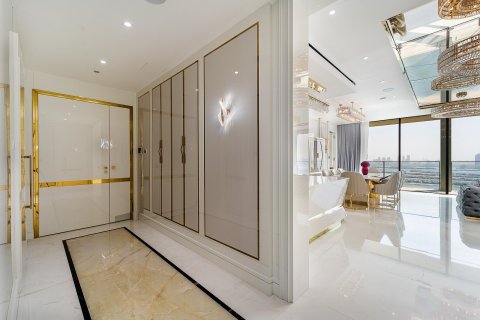 Apartment in Palm Jumeirah, Dubai 3 bedrooms, 317 sq.m. № 120352 - photo 24