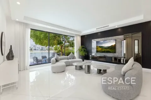 Villa en Palm Jumeirah, Dubai, 6 dormitorios, 650 m², № 62313 - foto 2