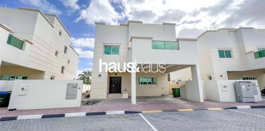 Вилла в Джумейра Вилладж Серкл, Дубай, 4 спальни, 570м², № 45154