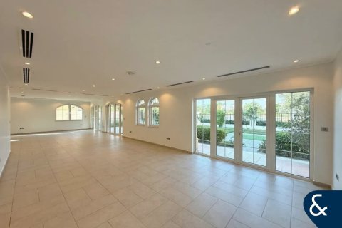 Villa in Jumeirah Park, Dubai 5 bedrooms, 750 sq.m. № 91474 - photo 2