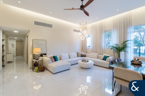 Apartment in Motor City, Dubai 3 bedrooms, 198 sq.m. № 91478 - photo 3