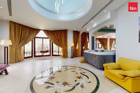 Villa in Dubai 8 bedrooms, 1723.6 sq.m. № 139286