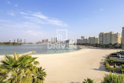 Villa à Palma Residences, Palm Jumeirah, Dubai, 5 chambres, 340.03 m², № 128825 - photo 3