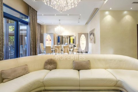 Villa à Palma Residences, Palm Jumeirah, Dubai, 5 chambres, 340.03 m², № 128825 - photo 4