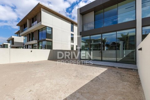 Снять в аренду таунхаус в Nad Al Sheba 1, Nadd Al Sheba, Дубай: 3 спальни, 358.33м², № 128826 - фото 14